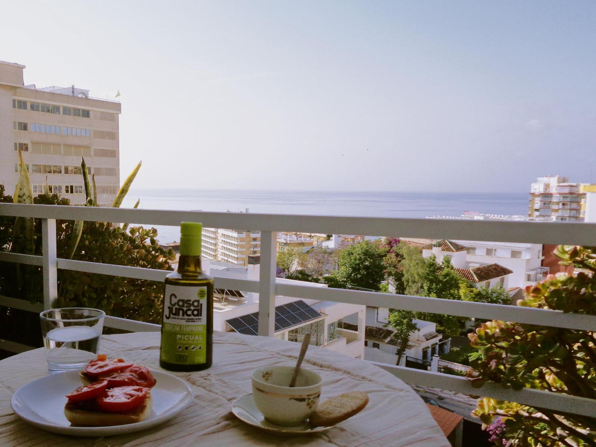 Light-Filled Apartment With Sea Views Torremolinos Exterior photo